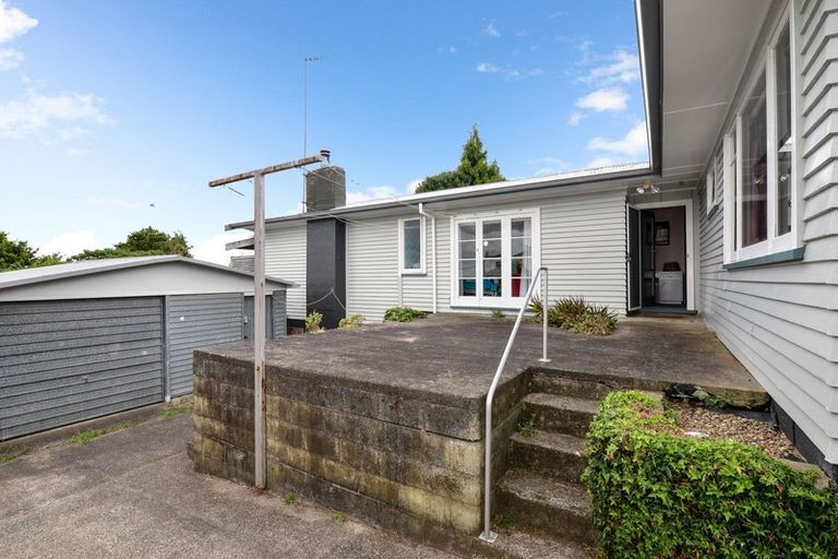 Photo of property in 100 Forest Lake Road, Forest Lake, Hamilton, 3200