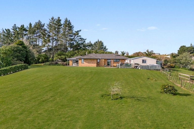 Photo of property in 49 Terry Smyth Drive, Kumeu, 0892