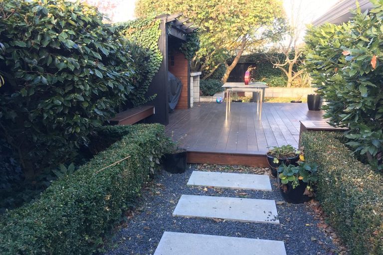 Photo of property in 2/52 Crofton Road, Harewood, Christchurch, 8051