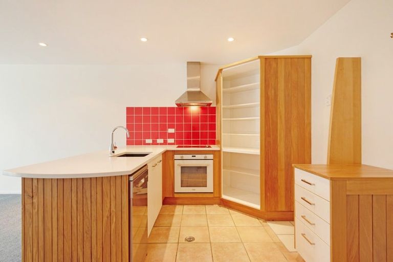 Photo of property in 3c/5 Kent Terrace, Mount Victoria, Wellington, 6011