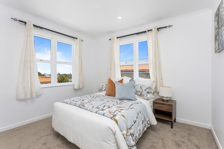 Photo of property in 1/15 Kia Ora Road, Beach Haven, Auckland, 0626