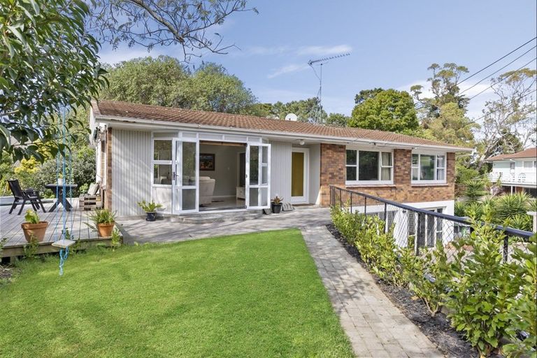 Photo of property in 31a Cockle Bay Road, Cockle Bay, Auckland, 2014