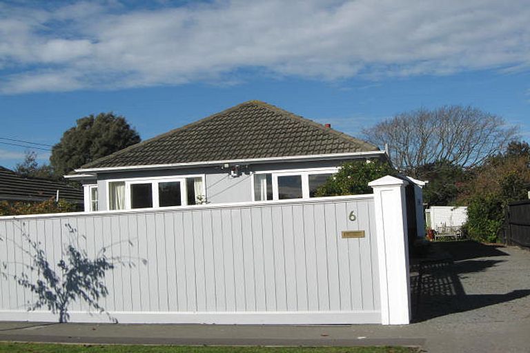 Photo of property in 6 Newall Avenue, Bryndwr, Christchurch, 8052