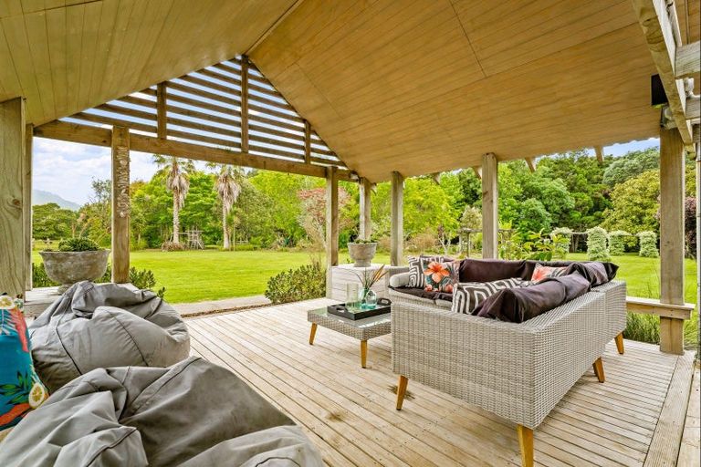 Photo of property in 28 Kaipara Flats Road, Dome Forest, Warkworth, 0981