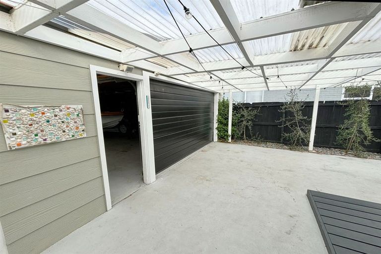 Photo of property in 41 Effingham Street, North New Brighton, Christchurch, 8083