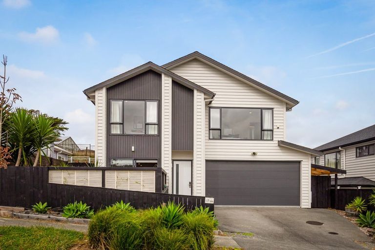 Photo of property in 6 Barrique Road, Kumeu, 0810