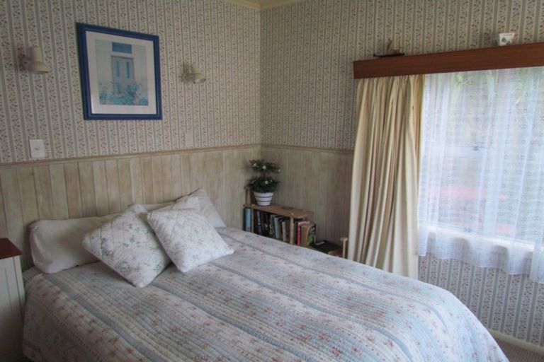 Photo of property in 41 Seaview Road, Glenfield, Auckland, 0629