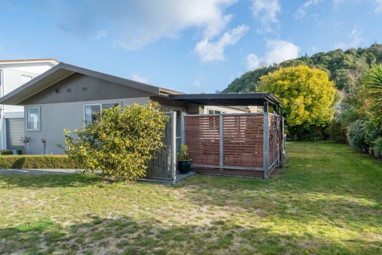 Photo of property in 7 Reeves Road, Acacia Bay, Taupo, 3330
