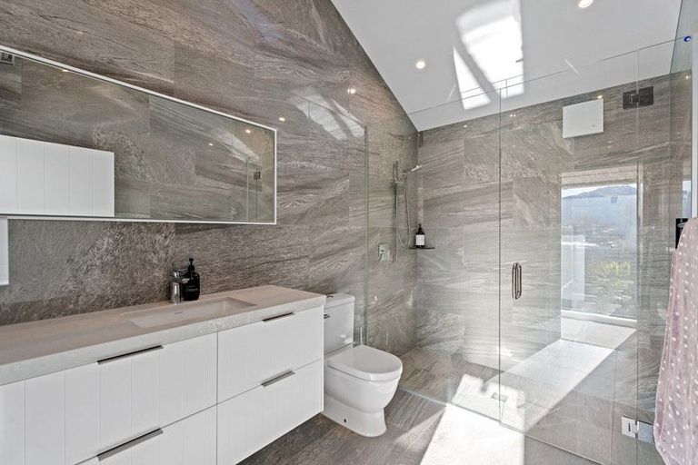 Photo of property in 168a Beacon Point Road, Wanaka, 9305