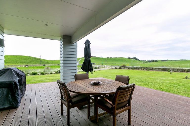 Photo of property in 2 Nopera Road, Waiiti, Urenui, 4377