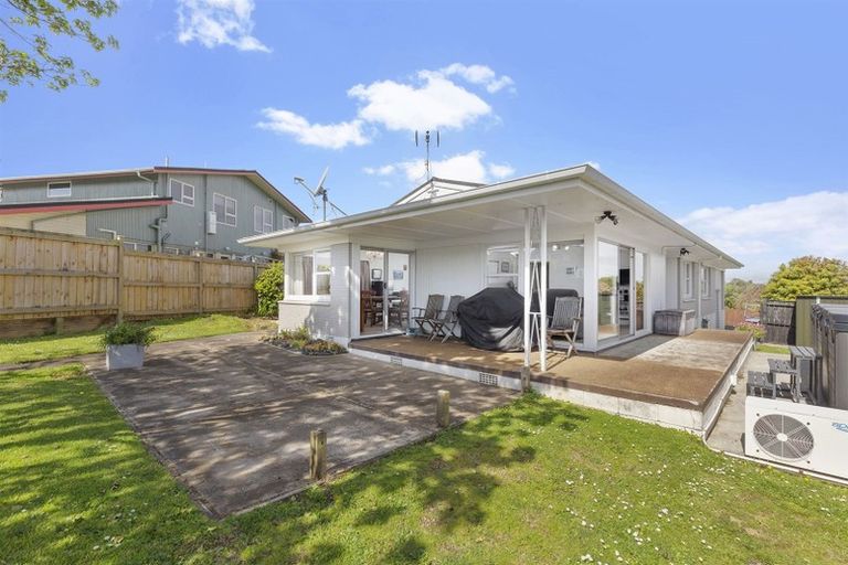 Photo of property in 10 Whiteacres Drive, Sunnyhills, Auckland, 2010