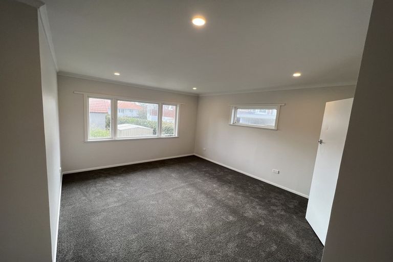 Photo of property in 6 Brighton Terrace, Murrays Bay, Auckland, 0630