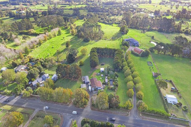 Photo of property in 370 Taupaki Road, Taupaki, Henderson, 0782