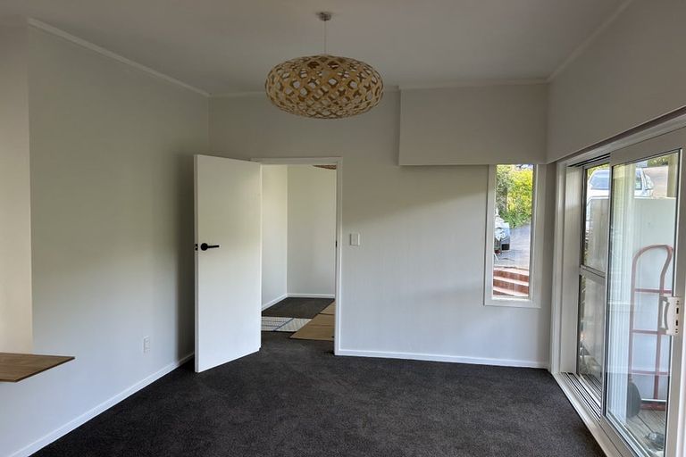 Photo of property in 5 Mamaku Grove, Khandallah, Wellington, 6035