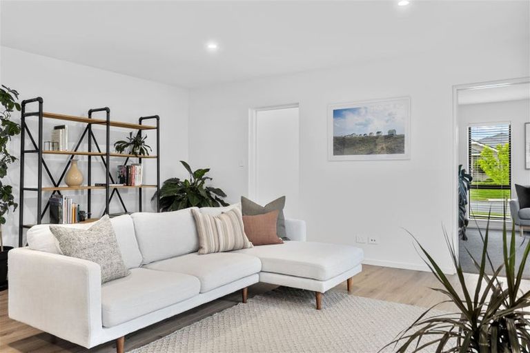 Photo of property in 12 Brantholme Place, Rangiora, 7400