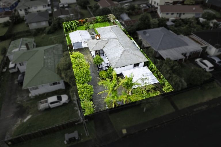 Photo of property in 128 Cobham Crescent, Kelston, Auckland, 0602