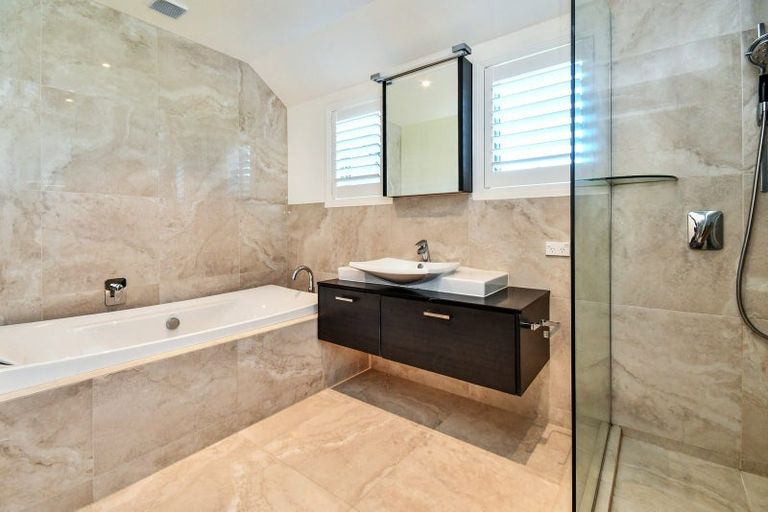 Photo of property in 11 Swindon Close, Mellons Bay, Auckland, 2014