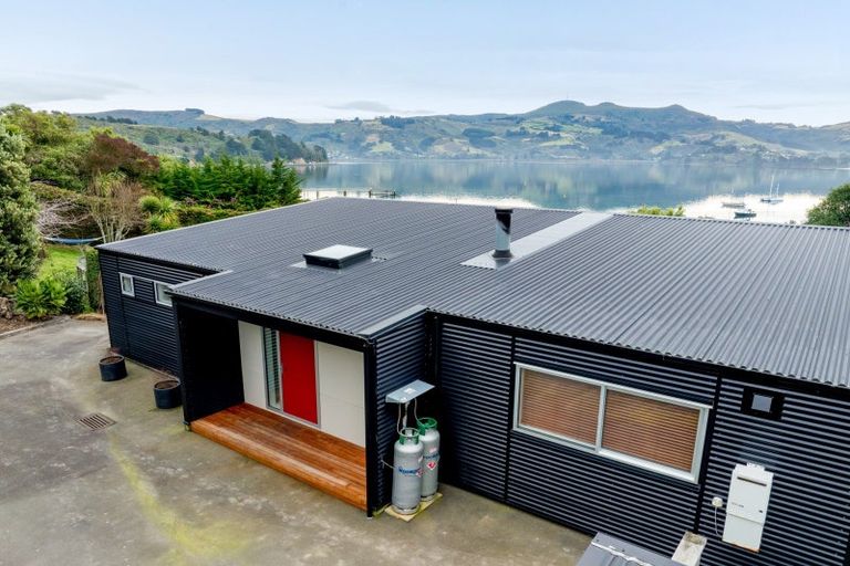 Photo of property in 35 Waikana Street, Broad Bay, Dunedin, 9014