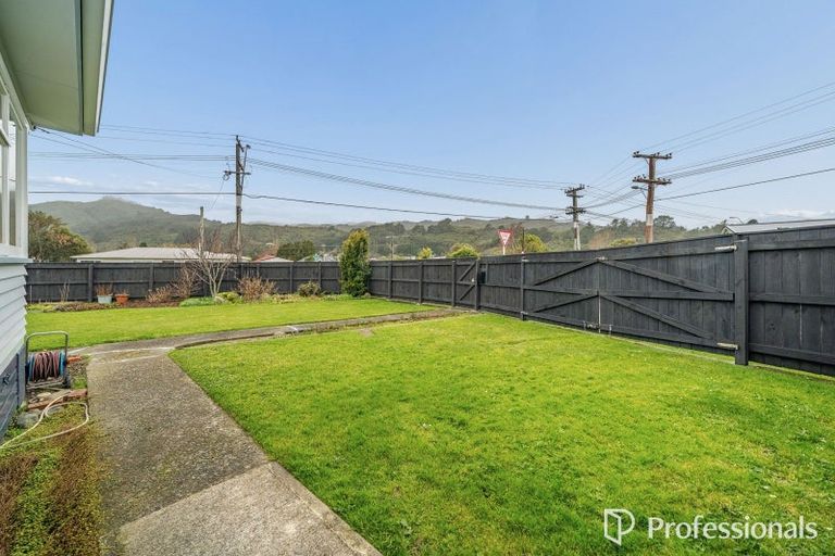 Photo of property in 2 Short Street, Wainuiomata, Lower Hutt, 5014