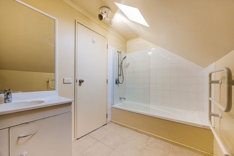 Photo of property in 31d Chieftain Rise, Goodwood Heights, Auckland, 2105