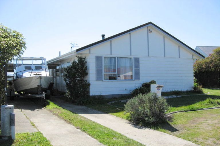 Photo of property in 26 Rosewood Place, Paraparaumu, 5032