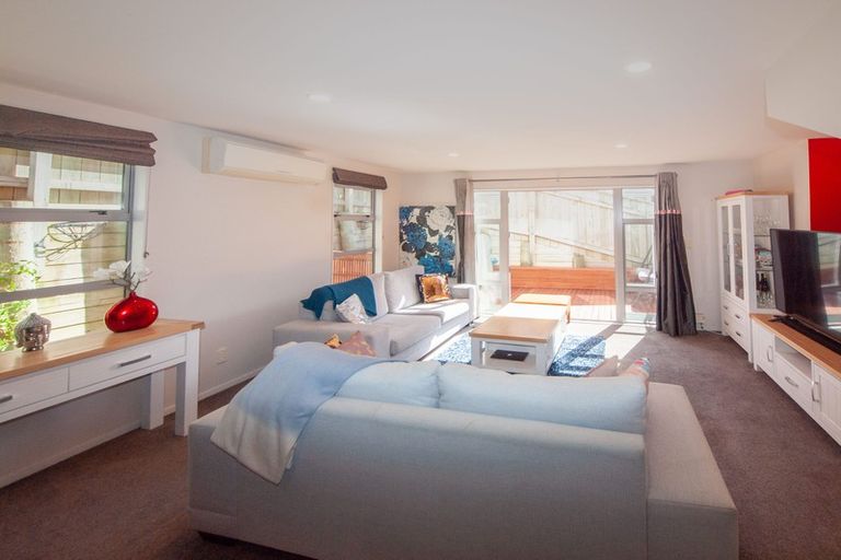 Photo of property in 44 Erlestoke Crescent, Churton Park, Wellington, 6037