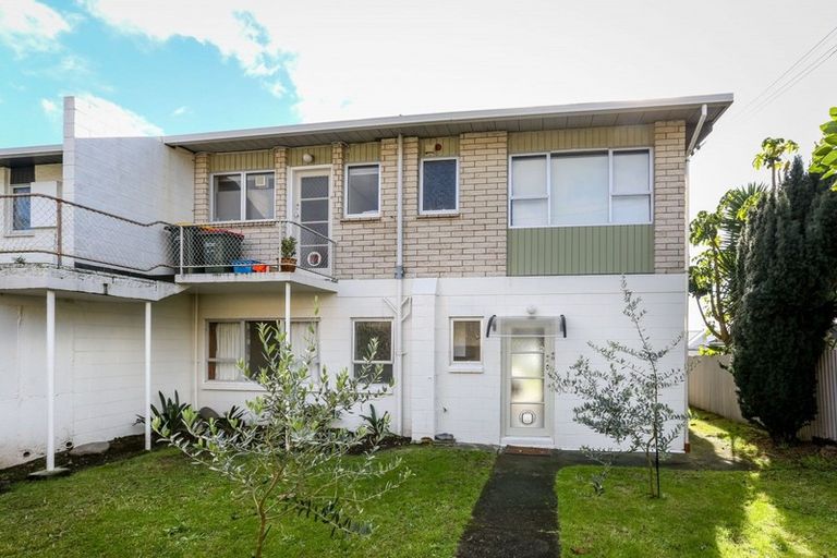 Photo of property in 6d Davies Lane, New Plymouth, 4310