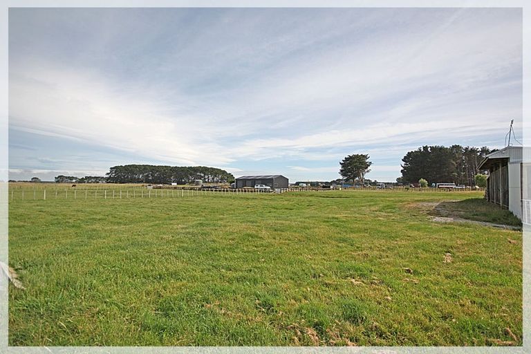 Photo of property in 10 Ripa Street, Tangimoana, 4822