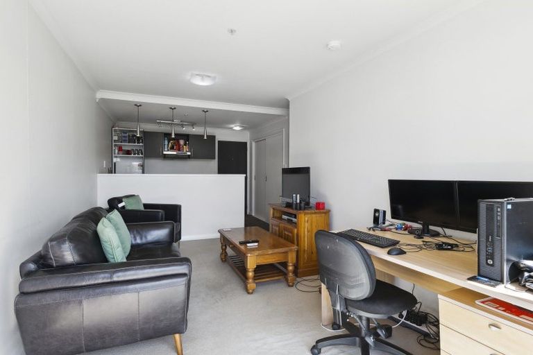 Photo of property in Monvie Apartments, 405/15 Holland Street, Te Aro, Wellington, 6011