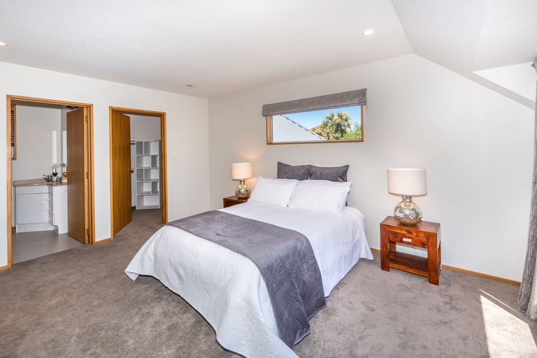 Photo of property in 376a Memorial Avenue, Burnside, Christchurch, 8053