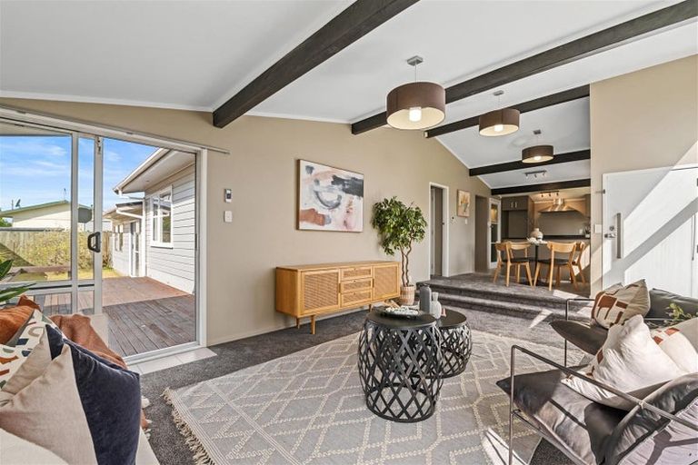 Photo of property in 11 Thackeray Place, Owhata, Rotorua, 3010