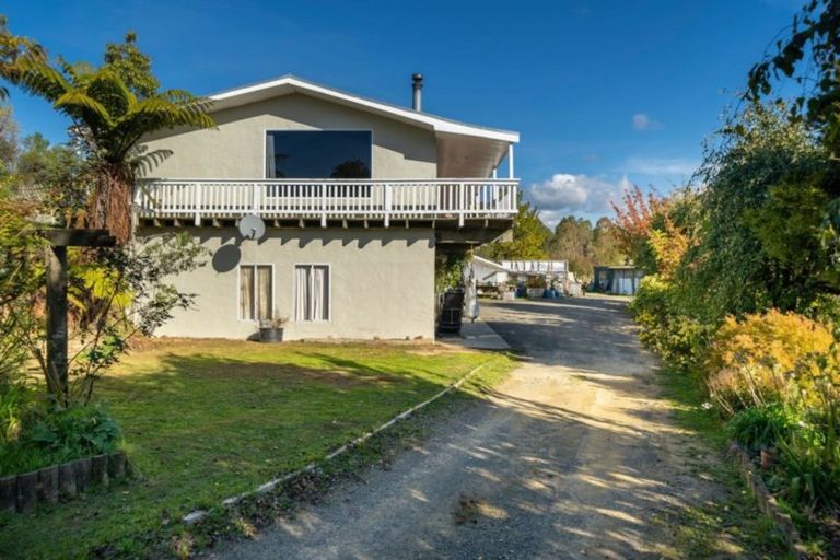 Photo of property in 171 Carlyon Road, Mahana, Upper Moutere, 7173