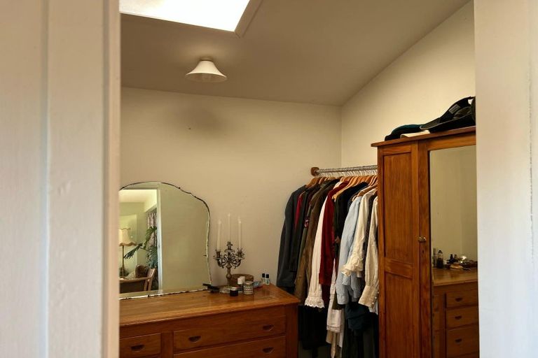 Photo of property in 95 Cornwallis Road, Cornwallis, Auckland, 0604