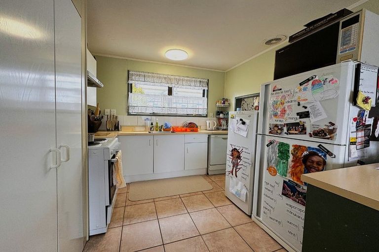 Photo of property in 3 Benita Place, Sunnyvale, Auckland, 0612