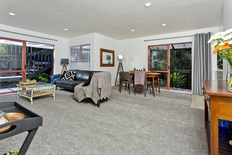 Photo of property in 2/16 Redwing Street, Browns Bay, Auckland, 0630