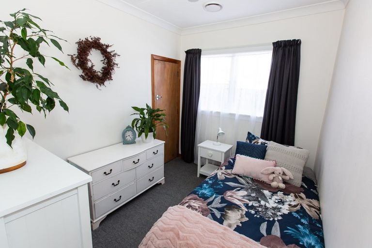 Photo of property in 38 Liverpool Street, Takaro, Palmerston North, 4412