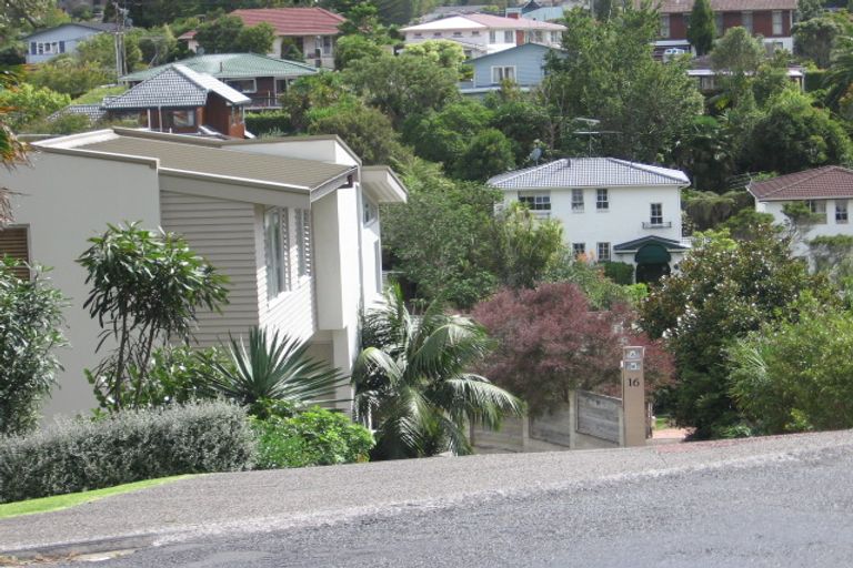 Photo of property in 1/16 Penning Road, Castor Bay, Auckland, 0620