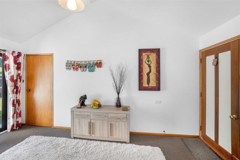 Photo of property in 6 Merehai Place, Snells Beach, 0920