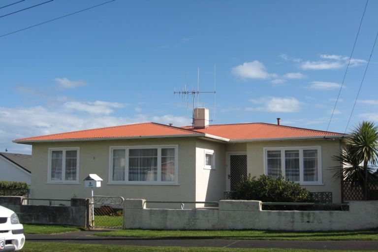 Photo of property in 3 Omori Place, Castlecliff, Whanganui, 4501