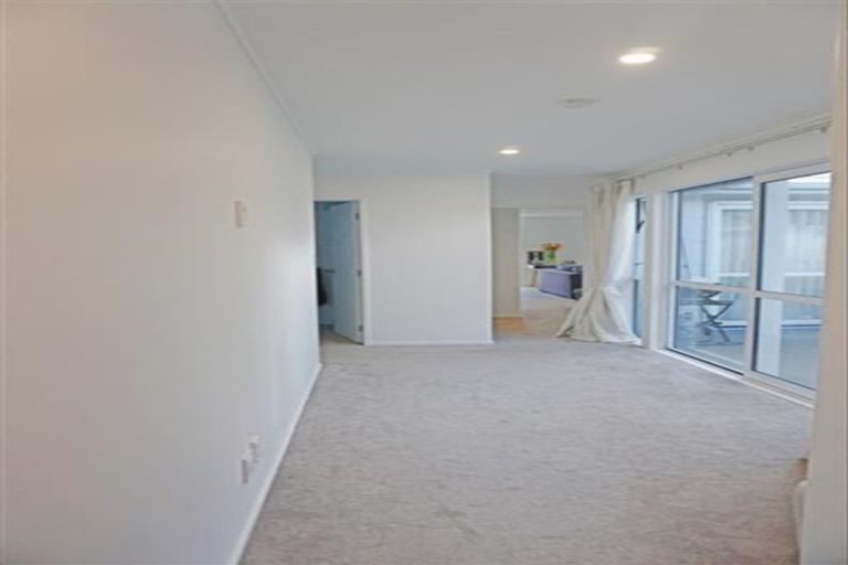 Photo of property in 8 Takahe Avenue, Takanini, 2112