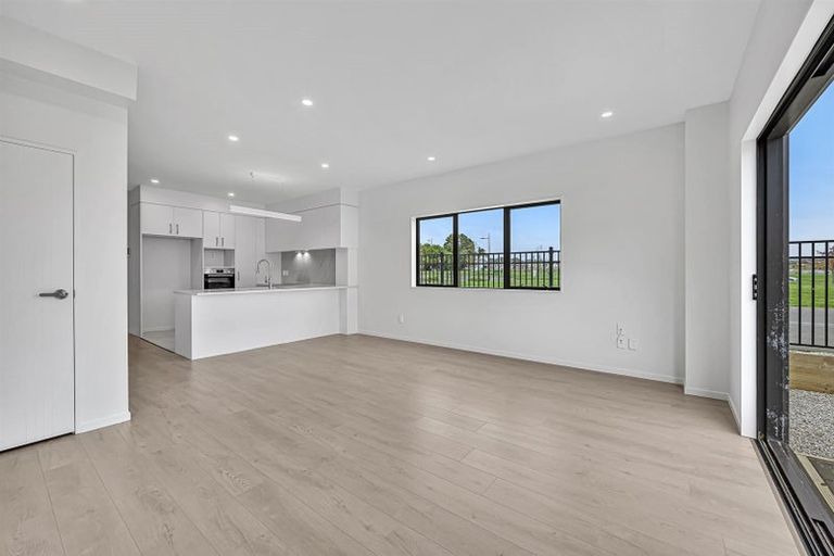 Photo of property in 1 Faithful Drive, Karaka, Papakura, 2113