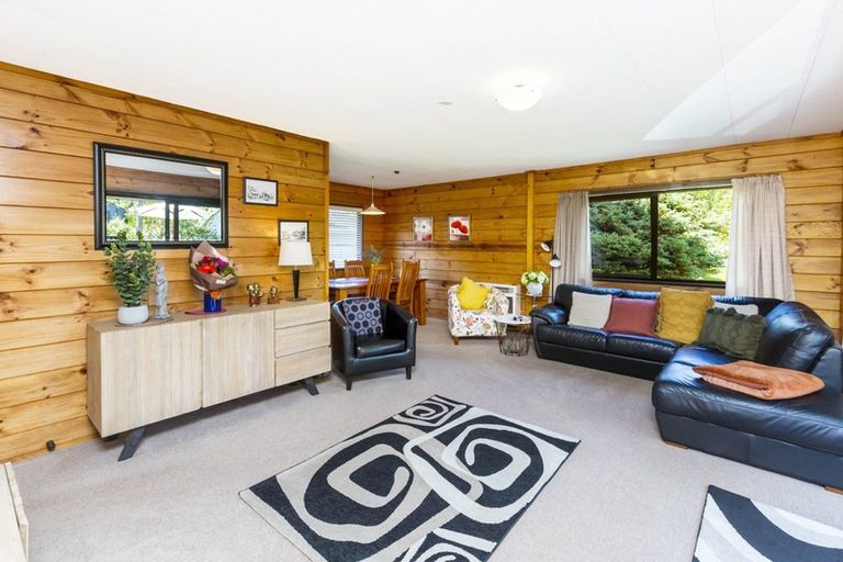 Photo of property in 17 Forest Road, Pinehaven, Upper Hutt, 5019