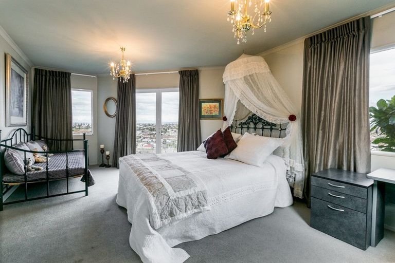 Photo of property in 24a Havelock Road, Hospital Hill, Napier, 4110