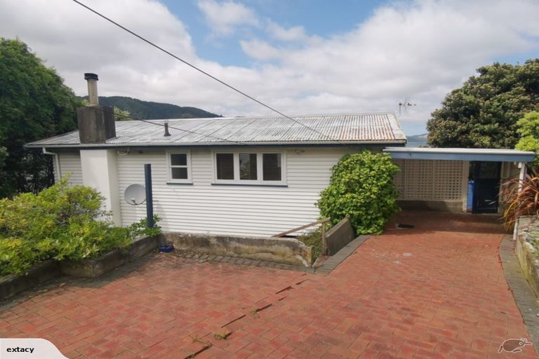 Photo of property in 1 Howard Road, Point Howard, Lower Hutt, 5013