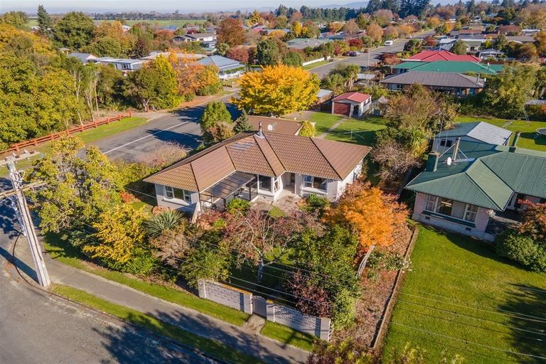 Photo of property in 53 Campbell Street, Geraldine, 7930