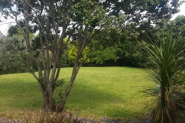 Photo of property in 938 East Coast Road, Northcross, Auckland, 0630