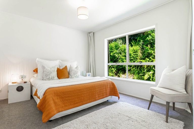 Photo of property in 2/38 Ravenwood Drive, Forrest Hill, Auckland, 0620