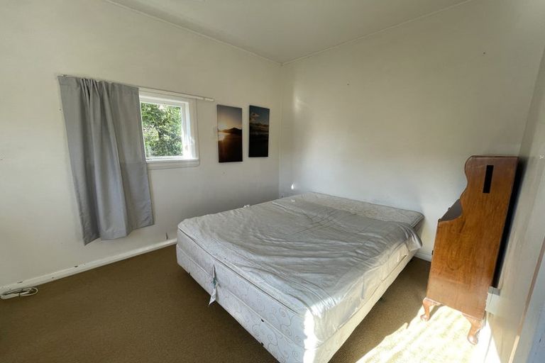 Photo of property in 22 Saint Michaels Crescent, Kelburn, Wellington, 6012