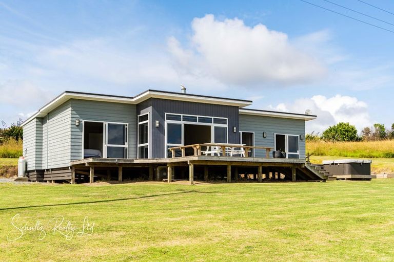 Photo of property in 918 Oneriri Road, Kaiwaka, 0573