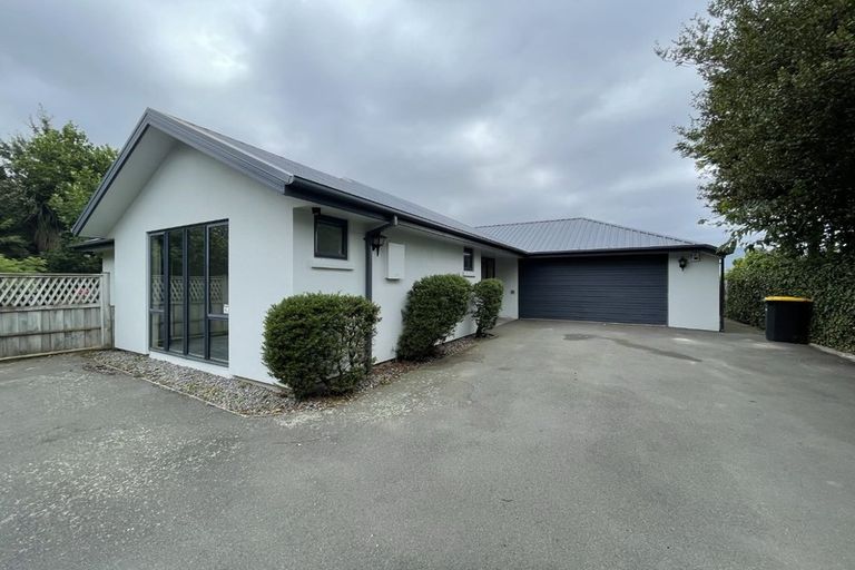 Photo of property in 52a Hounslow Street, Ilam, Christchurch, 8041